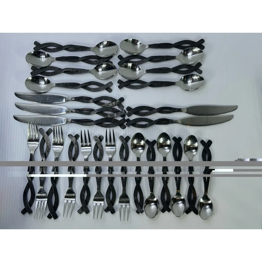 27 Retroneu SPAGHETTI 3 Dinner 5 Salad 8 Tablespoons 6 Teaspoons 5 Knives Flat